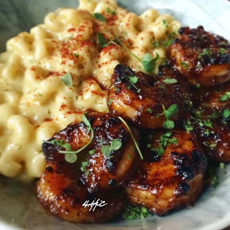 Sweet and Spicy Honey Pepper Chicken with Creamy Macaroni Cheese Recipe